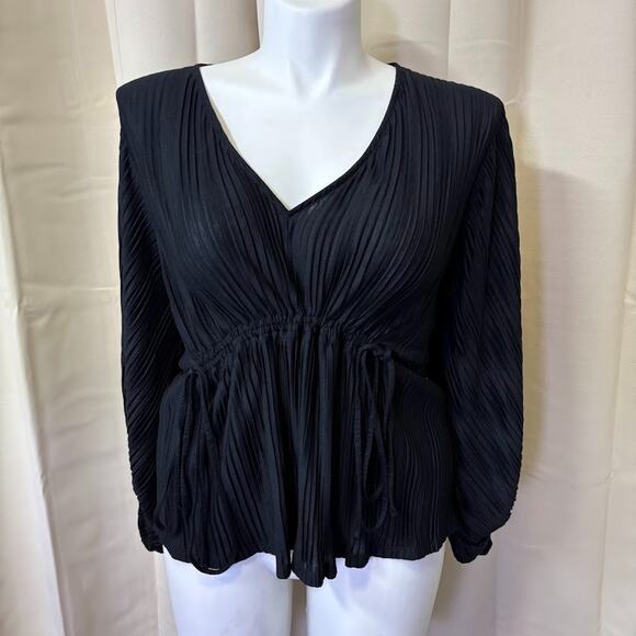 Express Pleated Balloon Sleeve Top - Size XL - Black - Picture 1 of 7